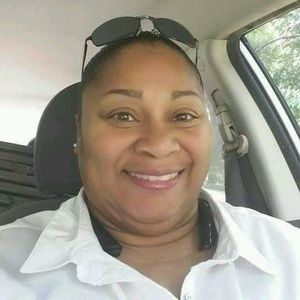 Meet your Posher, Dionne